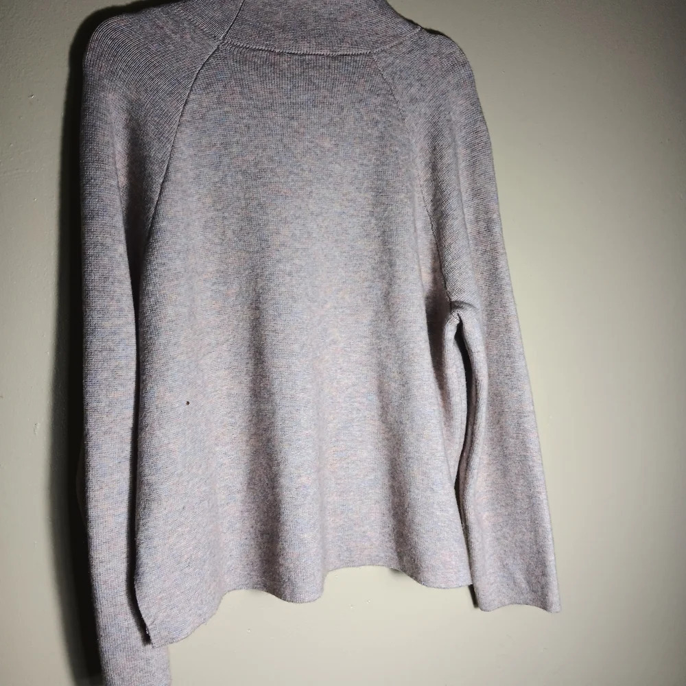 Ann Taylor multi color sweater. Size Med - Picture 4 of 6